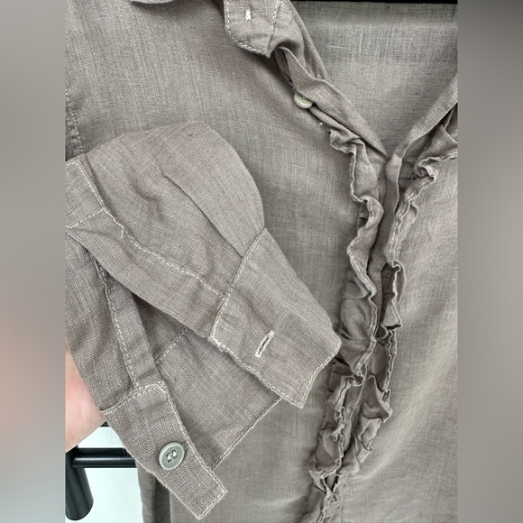 Linen shirt with center ruffle - Picture 2 of 5